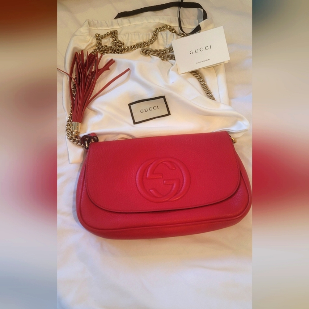 AUTHENTIC GUCCI Soho Red crossbody